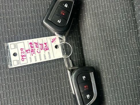 Used 2018 Toyota C-HR image 31