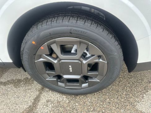 New 2026 Kia Carnival EX image 40