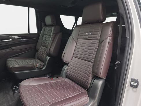 Used 2023 Cadillac Escalade ESV Sport Platinum AWD/4WD image 13