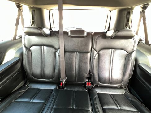 Used 2023 Jeep Wagoneer L Series II image 22