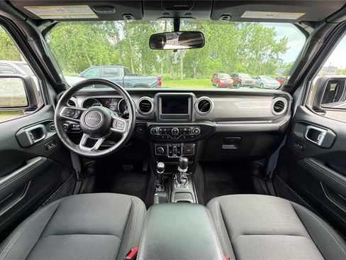 Used 2021 Jeep Wrangler Unlimited Sahara w/ Cold Weather Group AWD/4WD image 28