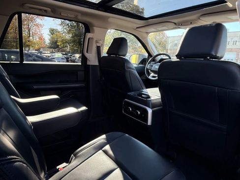 Used 2024 Ford Expedition Max XLT image 28