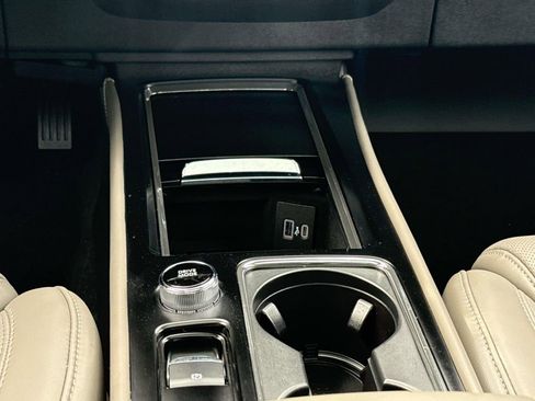 Used 2025 Lincoln Corsair Grand Touring w/ Equipment Group 302A image 18