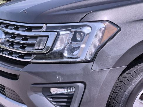 Used 2019 Ford Expedition XLT w/ Equipment Group 202A AWD/4WD image 11