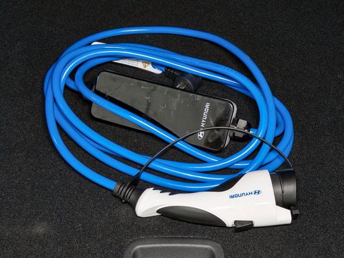 Used 2023 Hyundai Kona SEL FWD image 6