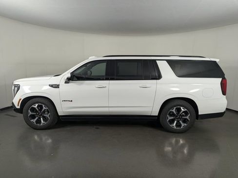 Used 2025 GMC Yukon XL AT4 w/ AT4 Premium Plus Package image 5
