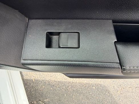 Used 2014 Toyota Corolla S image 27