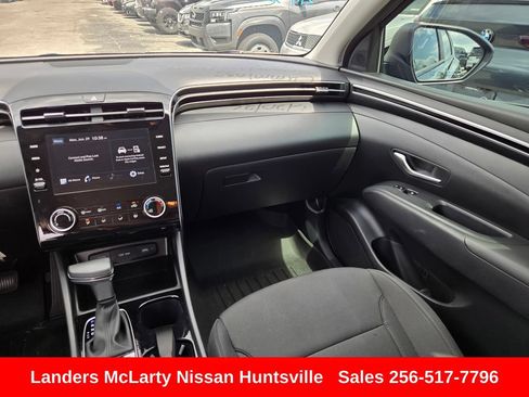 Used 2024 Hyundai Tucson SE FWD image 16