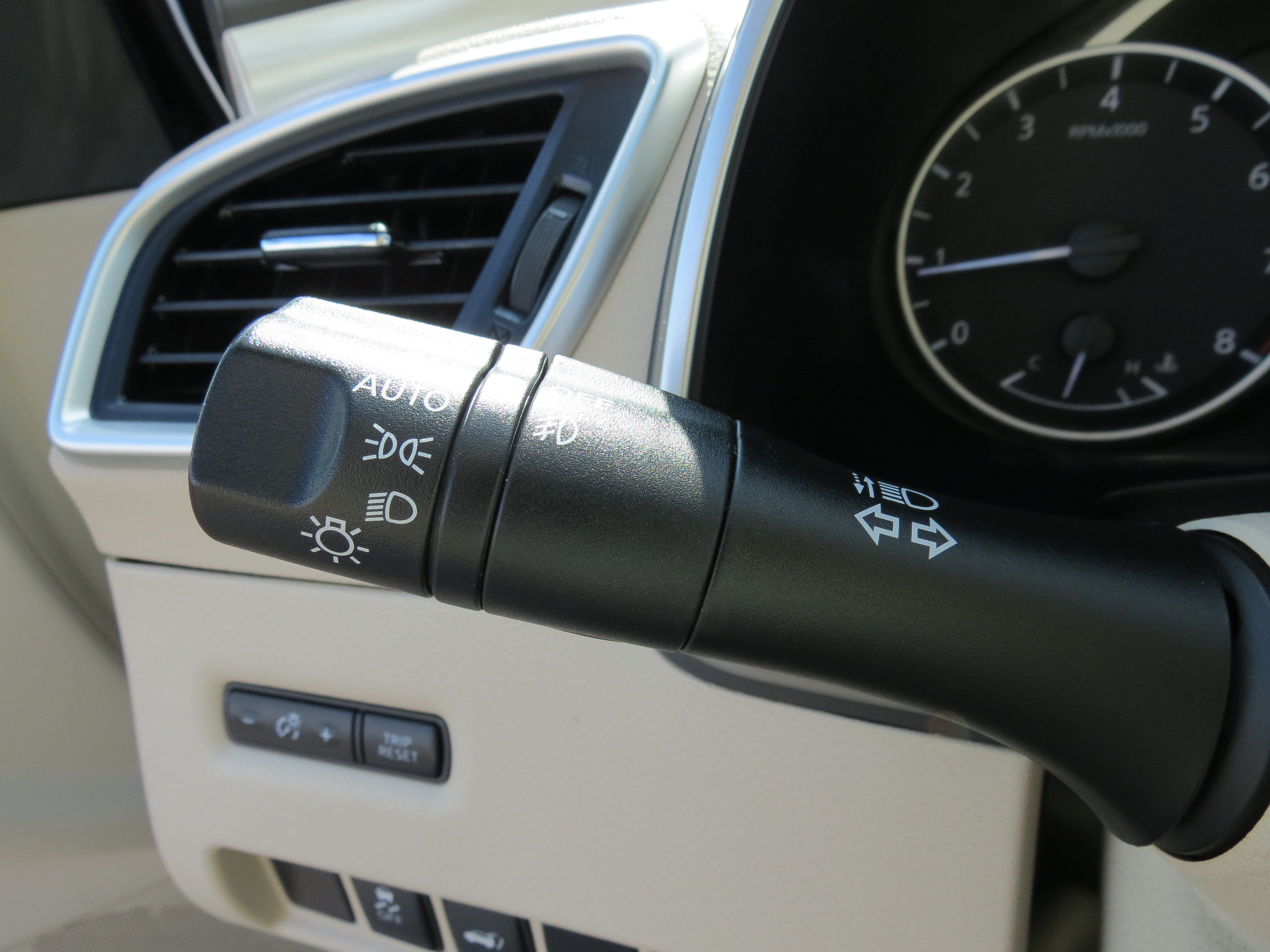 Used 2016 Nissan Murano SL w/ SL Technology Package FWD image 16