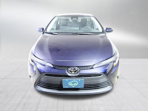 Used 2024 Toyota Corolla LE FWD image 2