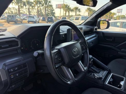 Used 2024 Toyota Tacoma SR5 AWD/4WD image 15