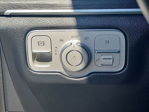 Used 2021 Mercedes-Benz GLE 350 4MATIC image 30