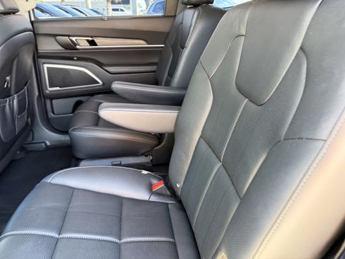 Certified 2022 Kia Telluride EX w/ EX Premium Package image 19