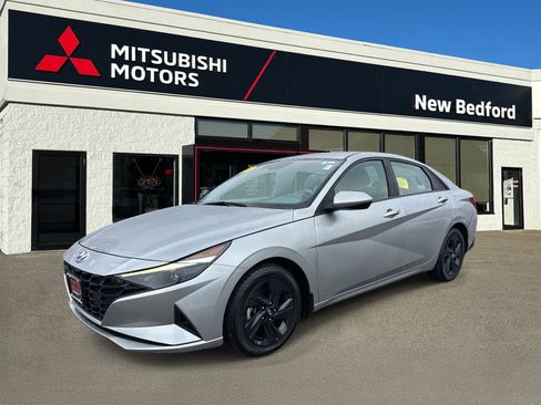 Used 2022 Hyundai Elantra SEL image 1