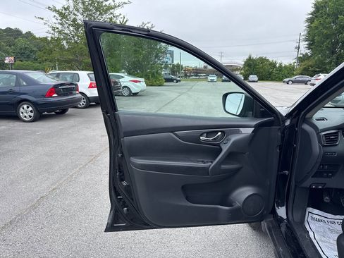 Used 2017 Nissan Rogue S FWD image 11