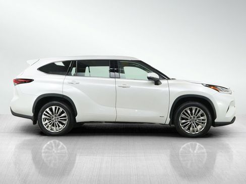 Used 2026 Toyota Highlander Platinum AWD/4WD image 6
