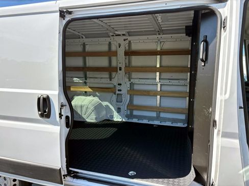 Used 2025 RAM ProMaster 2500 w/ U-Haul Equipment Group FWD image 15