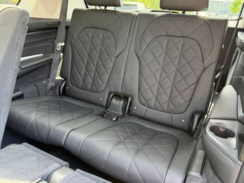 Used 2024 BMW X7 xDrive40i AWD/4WD image 35