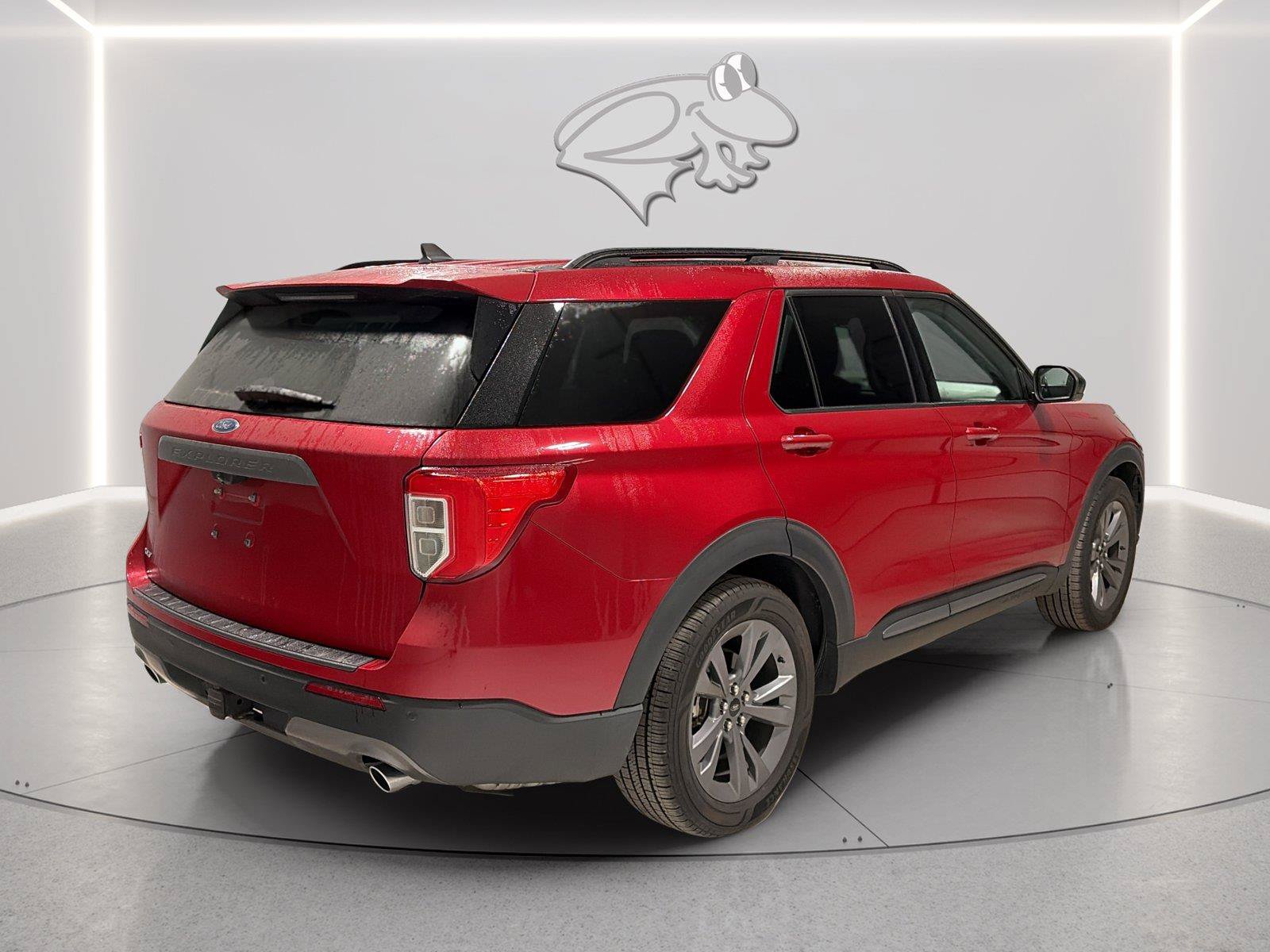 Used 2022 Ford Explorer XLT w/ Equipment Group 202A RWD image 5