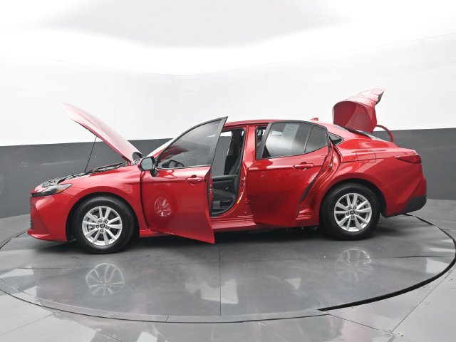 Used 2025 Toyota Camry LE FWD image 41