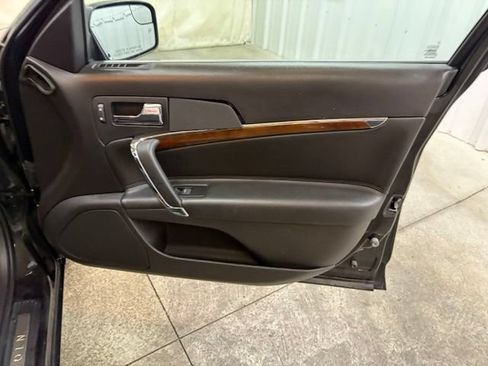 Used 2011 Lincoln MKZ FWD image 22