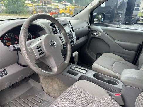 Used 2017 Nissan Frontier SV AWD/4WD image 9