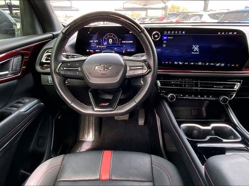 Used 2024 Chevrolet Traverse RS image 6