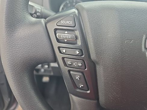 Used 2023 Nissan Frontier SV AWD/4WD image 17