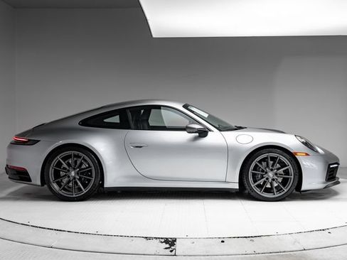 Certified 2024 Porsche 911 Carrera T RWD image 34