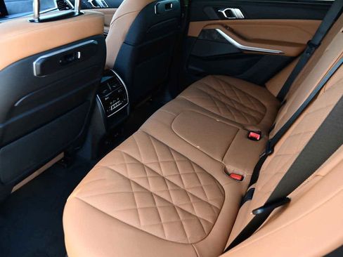 New 2026 BMW X5 xDrive50e image 8