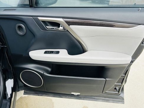 Used 2019 Lexus RX 450h AWD image 32