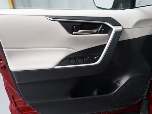 Certified 2021 Toyota RAV4 XLE Premium image 29