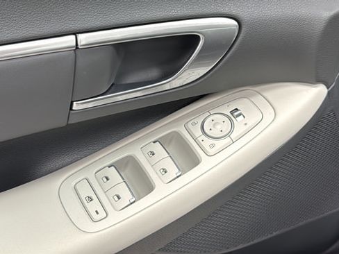 Used 2023 Hyundai Sonata SEL w/ Convenience Package FWD image 22