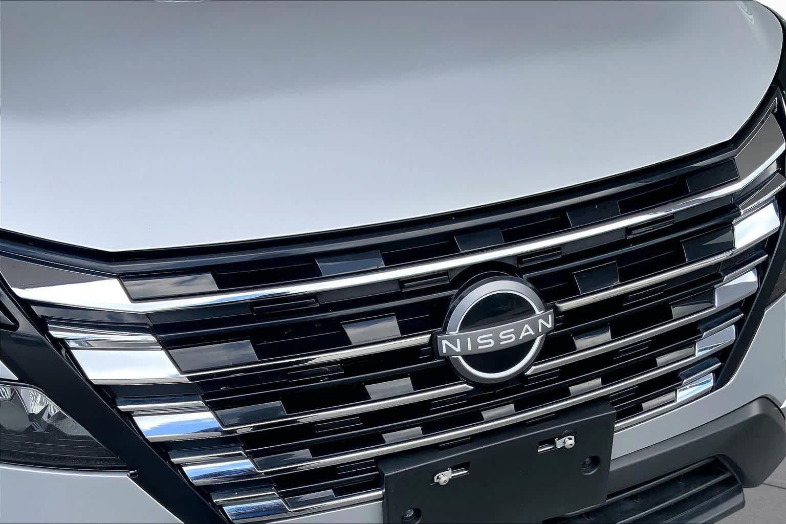 Used 2024 Nissan Rogue S AWD/4WD image 30
