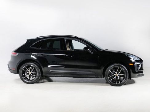 Certified 2026 Porsche Macan AWD/4WD image 8