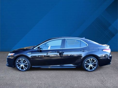 Used 2020 Toyota Camry SE image 6