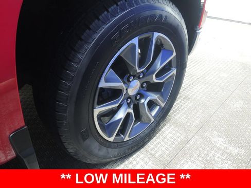 Used 2025 Chevrolet Silverado 1500 LT AWD/4WD image 39