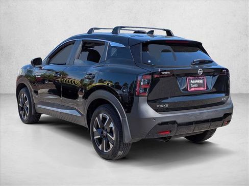 Used 2026 Nissan Kicks SV w/ SV Premium Package image 9