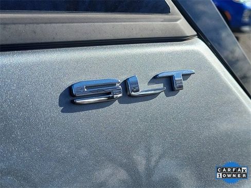 Used 2024 GMC Terrain SLT image 29