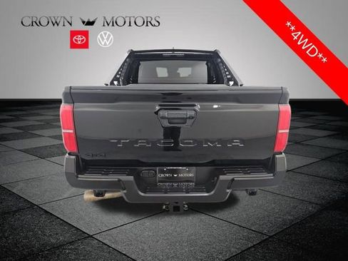 Used 2025 Toyota Tacoma TRD Sport image 5