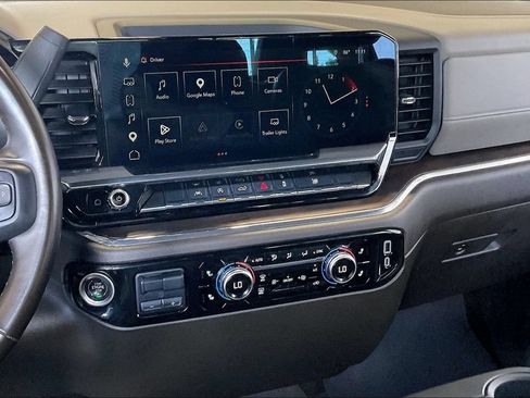 Used 2025 GMC Sierra 1500 SLT RWD image 10