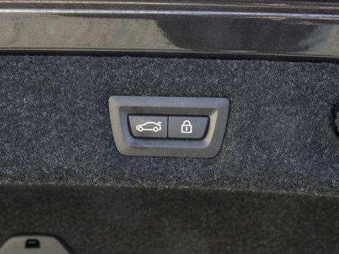 Used 2018 BMW 540i xDrive image 32