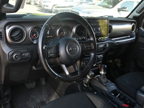 Used 2020 Jeep Wrangler Unlimited Sport S image 3