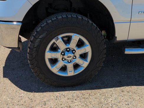 Used 2014 Ford F150 XLT w/ Equipment Group 302A Luxury AWD/4WD image 10