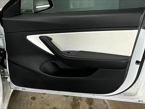 Used 2020 Tesla Model 3 Standard Range Plus image 26