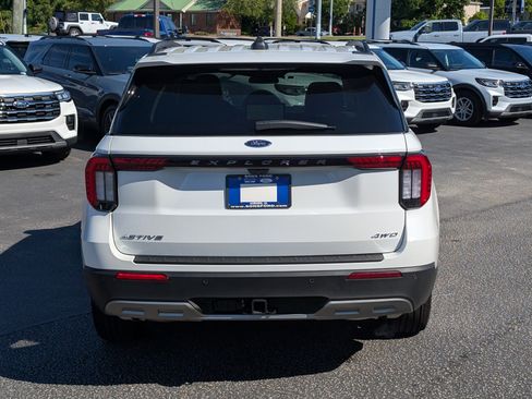 New 2026 Ford Explorer Active w/ Active Comfort Package AWD/4WD image 10