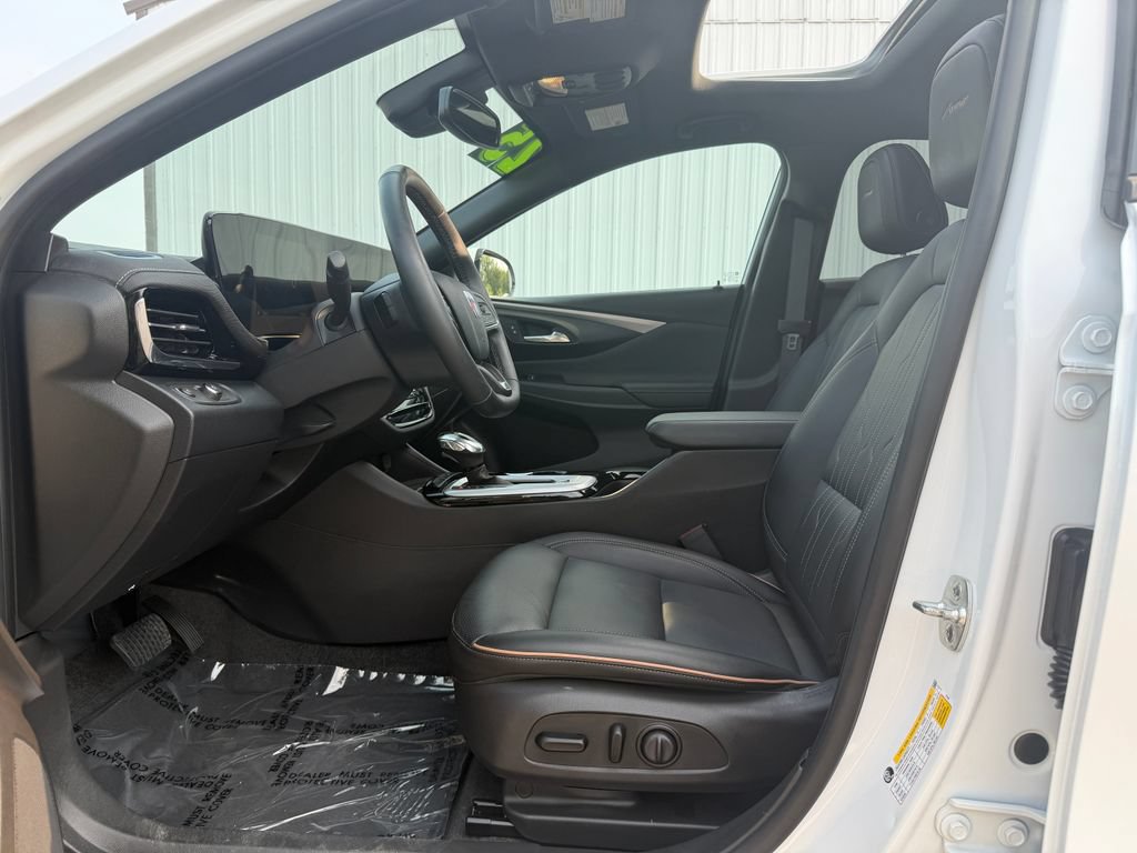 Used 2025 Buick Envista Avenir FWD image 19