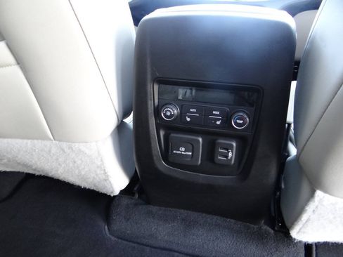 Used 2023 Buick Enclave Avenir w/ Avenir Technology Package AWD/4WD image 27