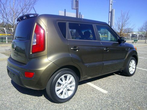 Used 2012 Kia Soul + image 8