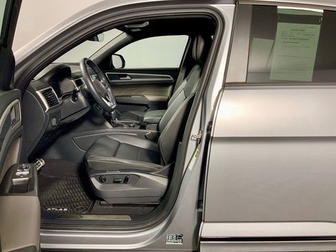 Used 2023 Volkswagen Atlas Cross Sport SEL R-Line AWD/4WD image 20